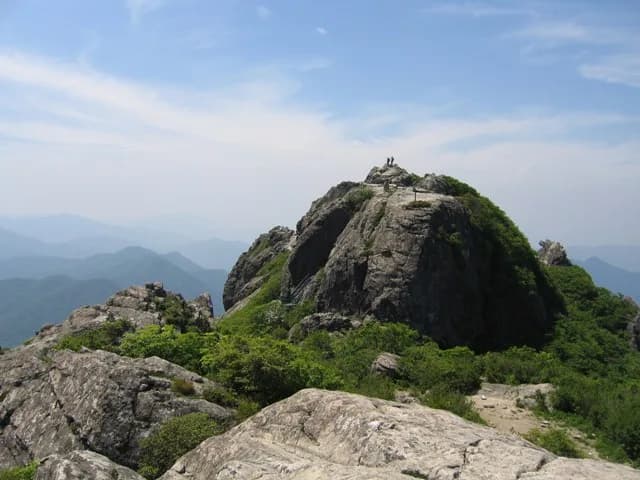 가야산 상왕봉과 능선 전경