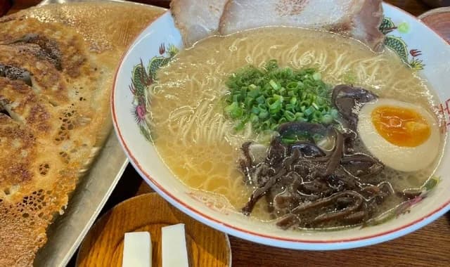 나가하마만게츠의 라멘과 교자 세트